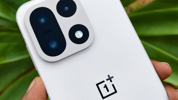 OnePlus 15 Android ColorOS 17 Closed Beta Begins in India